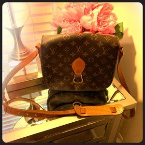 EUC Auth. Louis Vuitton St Cloud Crossbody💕